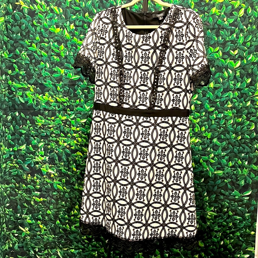 Super cute black and white Isaac Mizrahi dress size 16